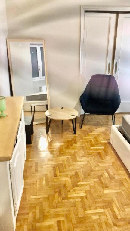 Economy Shared Apartment E In Central Atene Esterno foto